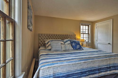 South Yarmouth Cottage - Walk to Seaview Beach!
