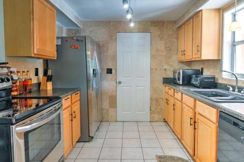 St Petersburg Home with Pool - 4 Miles from Downtown! - image 9