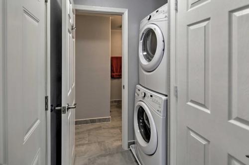 Charming Historic Condo with Grill Walk to Dtwn and UW - image 2