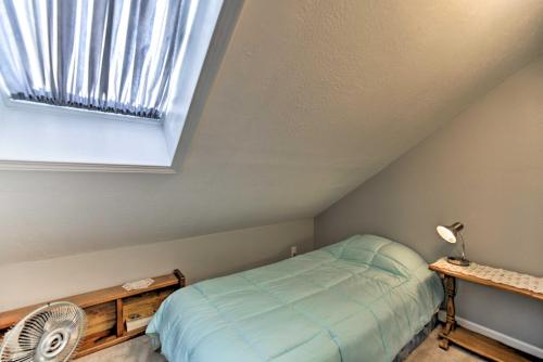 Charming Historic Condo - Walk to Downtown and UW Charming Historic Condo - Walk to Downtown and UW