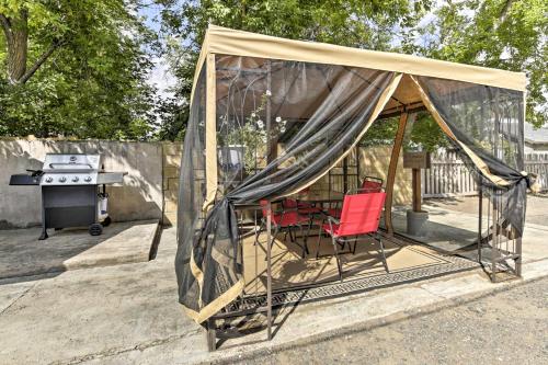 Charming Historic Condo - Walk to Downtown and UW Charming Historic Condo - Walk to Downtown and UW