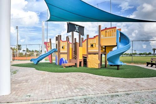 Madeira Beach Yacht Club Condo Walk to Shops! - image 8