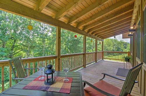 Scenic Fox Ridge Cabin on 4 Acres with Hot Tub!