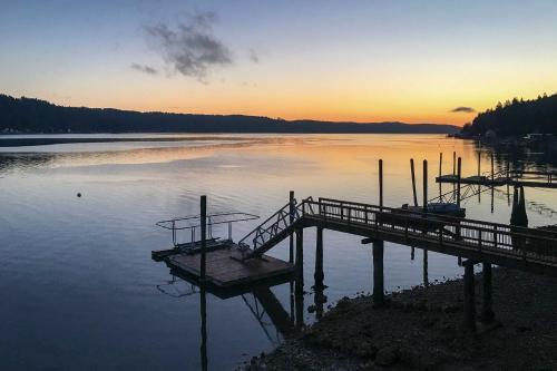 Waterfront 3BR Home on Gold Coast of Hood Canal! - image 2