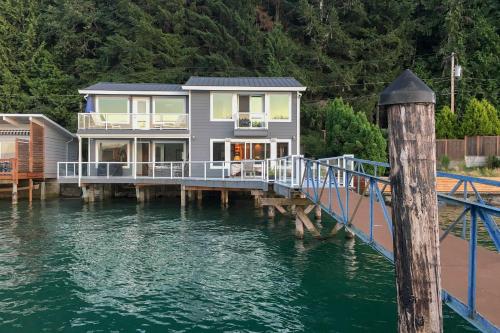 Waterfront 3BR Home on Gold Coast of Hood Canal!