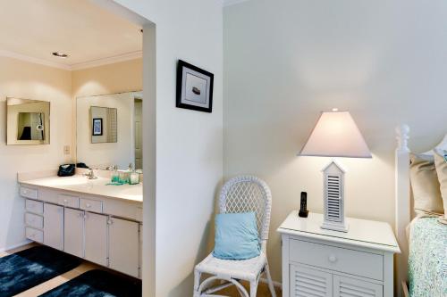 Anna Maria Island Beach Condo with Stunning Views! - image 5