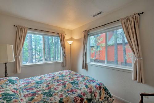 Munds Park Home with 3 Decks - Great Wooded Location - image 5
