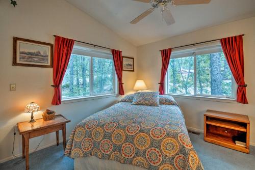 Munds Park Home with 3 Decks - Great Wooded Location - image 8
