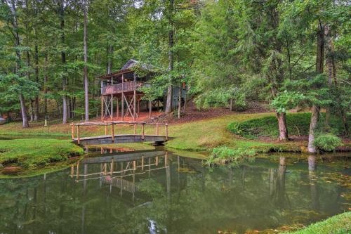 Secluded and Peaceful Family Retreat with Hot Tub! - image 13
