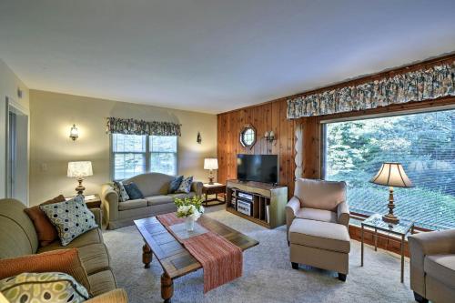 Family-Friendly Fish Creek Cape House with Deck! in Fish Creek, USA
