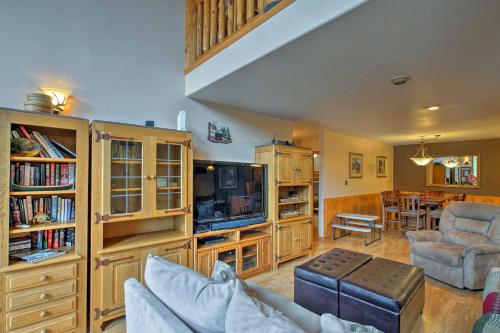 Cabin on Rainbow Lake Views, Hot Tub and Dock, Pinetop-Lakeside (zdjęcie 6)