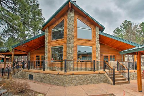 Cabin on Rainbow Lake Views, Hot Tub and Dock