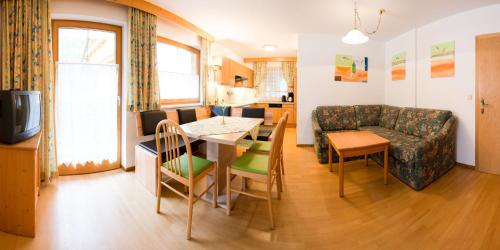 Apart-Pension Wasserfall - Apartment - Neustift im Stubaital