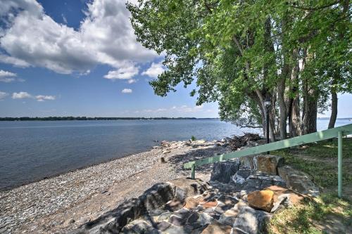 'Willow Point' ~ Lake Champlain House w/ 2 Kayaks! in Isle la Motte (VT)