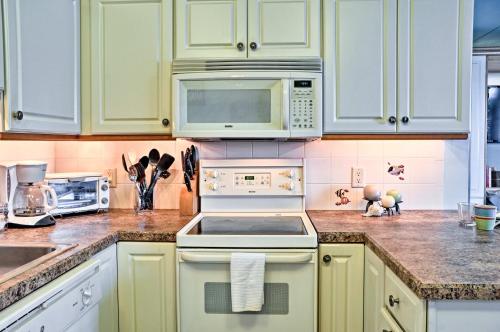 Virginia Beach Studio with Pool Access-Steps to Beach - image 8