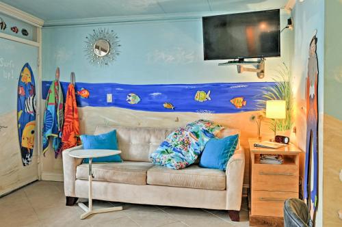 Virginia Beach Studio with Pool Access-Steps to Beach - main image