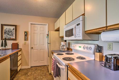 Quiet Lead Condo with Balcony - 5 Mi to Ski Lifts! - main image