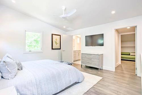 The Dock House Family Retreat on Lake Glenville! - image 7