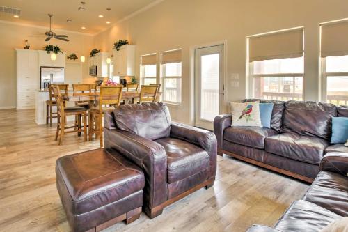 Texas Beach House with Views Ferry to Galveston! - image 5
