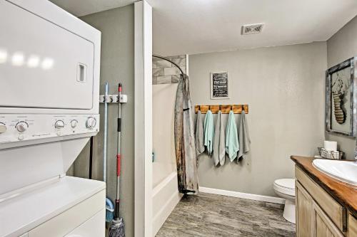 Convenient Family-Friendly Home - 20 Min to Tulsa! - image 5