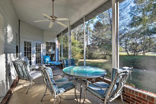 Spacious Milton House with Porch - on Golf Course! in Milton (FL)