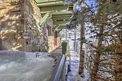 Ski-In and Out Townhome with Hot Tub by Arrow Bahn Lift! - main image
