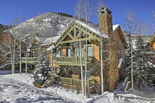 B&B Edwards - Ski-In and Out Townhome with Hot Tub by Arrow Bahn Lift! - Bed and Breakfast Edwards