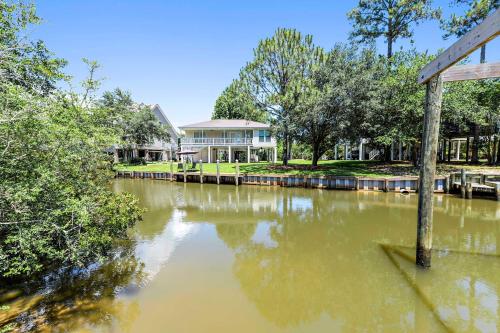 Waterfront Pass Christian Home with Bay Access! - image 6