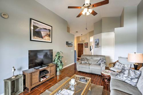 Lakefront Brandon Home with Patio and Screened Lanai! in Brandon, USA