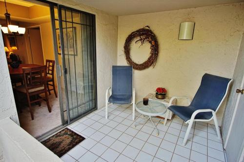 Phoenix Abode with Pool Access Walk to Fashion Park near ริคลี่ย์แมนชั่น