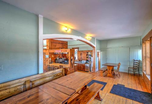 East Burke Home on Kingdom Trails Near Ski Resort in 林肯市中心