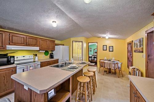 180-Acre Farm: 'The Lodge' in Klingerstown! in Tower City