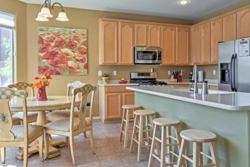 North Phoenix Home with Pool Hike, Swim and Shop! in Tramonto