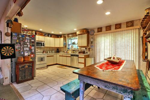 West Dover Home with Hot Tub- Short Drive to Mt Snow
