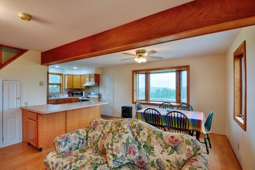 Mountain Top Country Hideaway: 48 Acres, Fire Pit! in Schuyler Lake (NY)