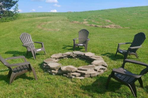 Mountain Top Country Hideaway: 48 Acres, Fire Pit! in Schuyler Lake (NY)
