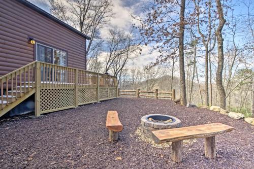 Hot Tub and Views Charming Bryson City Cabin! Hot Tub and Views Charming Bryson City Cabin!