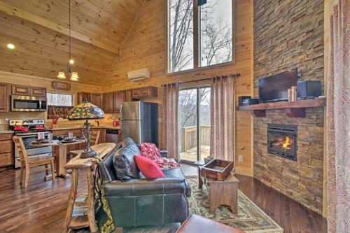 Hot Tub and Views Charming Bryson City Cabin! Hot Tub and Views Charming Bryson City Cabin!