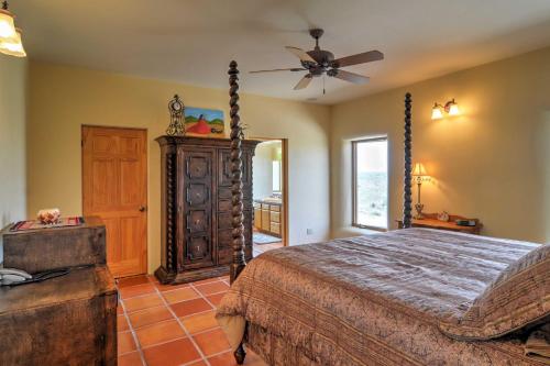 Traditional Taos Home on 26 Acres with Mountain Views - image 2