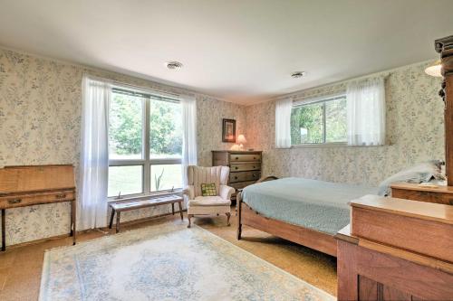 Stair-Free Lexington Home w/ Blue Ridge Mtn Views!