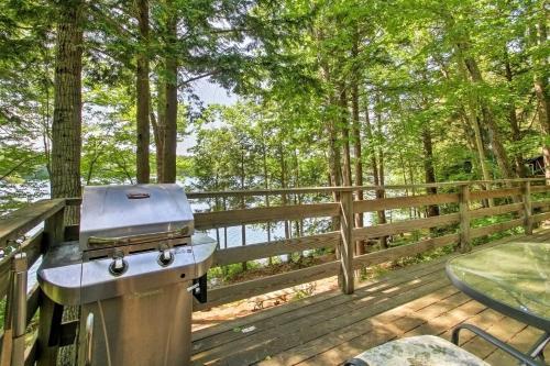 Charming Casco Cottage on Lake with Private Dock! - image 5