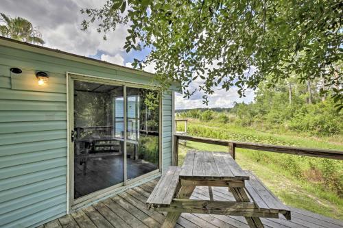 Charming Silver Springs Cabin with Forest Views! in Ocklawaha