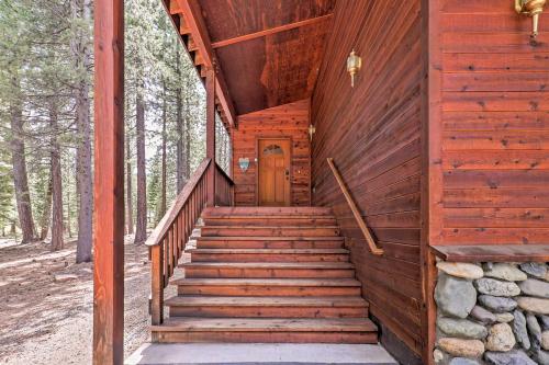 Family Tahoe Donner Retreat Less Than 2 Mi to Downhill Ski - image 4
