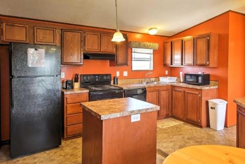 Private Carlsbad Home with Desert and Mountain Views! - image 4