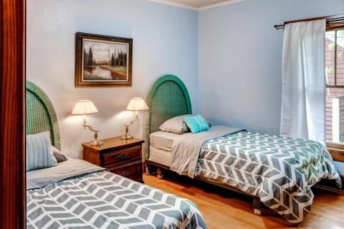 Inviting Townhome with Porch Walk to Lake Elkhart! - image 4