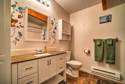 Secluded Getaway with Deck, Steps to Fritz Creek!