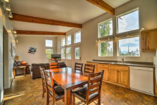 Secluded Getaway w/ Deck, Steps to Fritz Creek!, Хомер (фото 8)