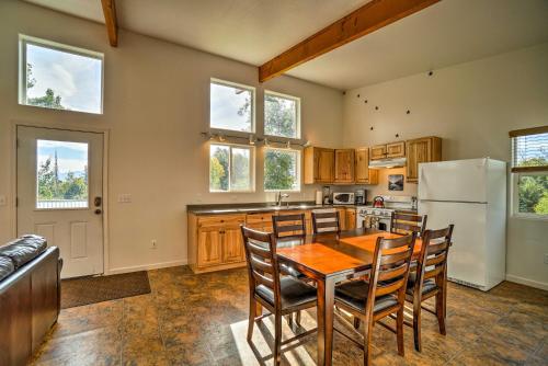 Secluded Getaway w/ Deck, Steps to Fritz Creek!, Хомер (фото 9)