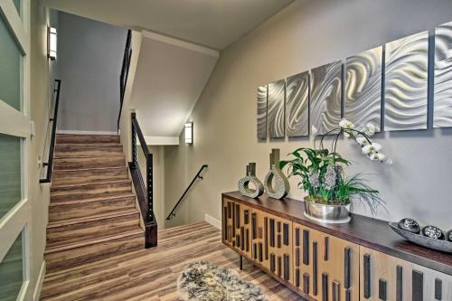 Modern Anchorage Townhome - By Delaney Park Strip! - image 3