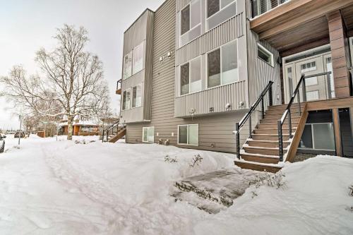 Modern Anchorage Townhome - By Delaney Park Strip! - main image